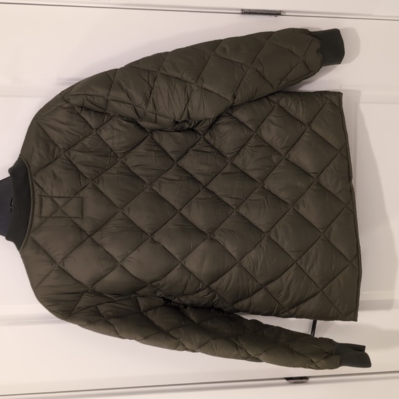NWOT Mens GAP Recycled Quilted Bomber Jacket Army Green- Medium - Picture 2 of 6